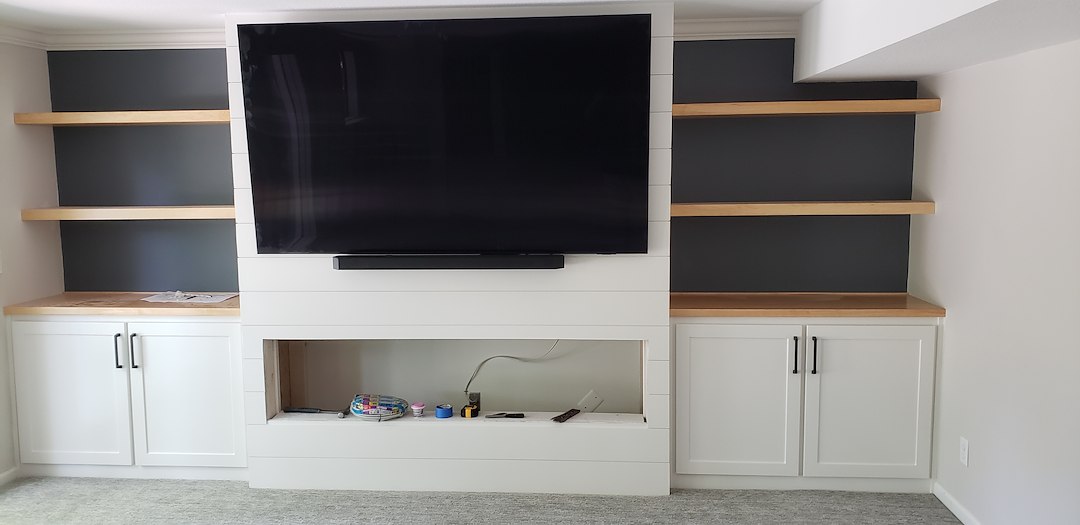 New built-ins for this Shawnee Ks home