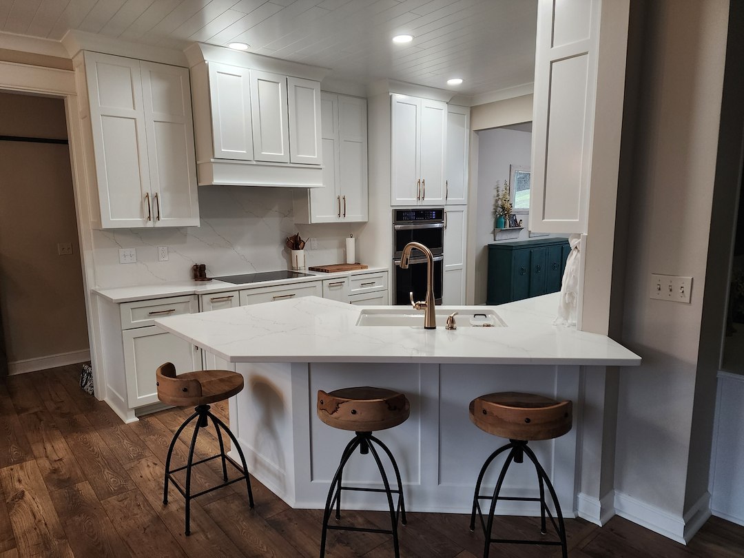 This new set of cabinets in Olathe Ks gat a new paint job